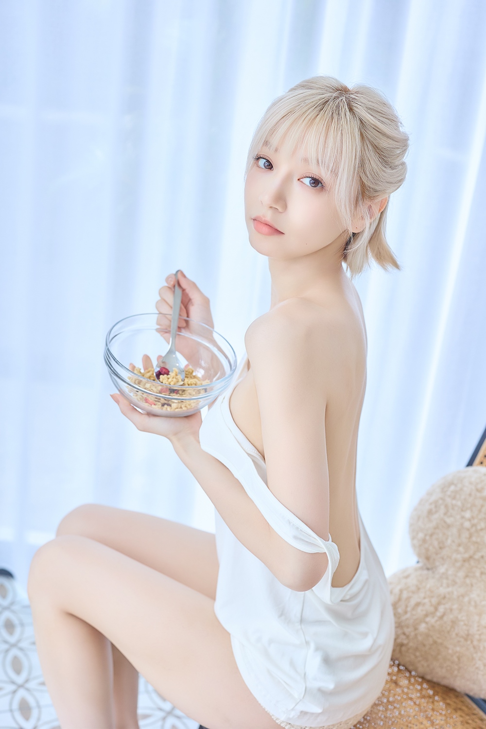 【限量親簽照】Babe Fantasy‧寶兒寫真書【隨書附贈寫真海報(四款隨機投入一款)】